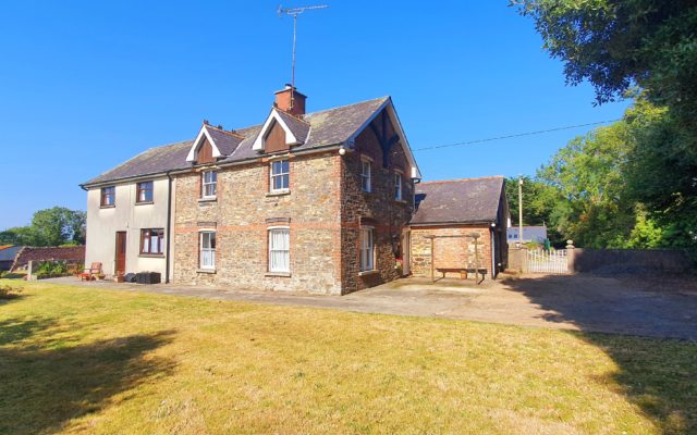 ’28ac Wexford farm exceeds guide price by €415,000 with €960,000 sale’. Irish Independent. 02/11/21.