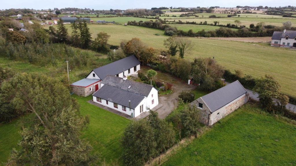 'Restored four bed Wexford farmhouse fetches €350,000 at auction'. Wexford People. 20/04/22.
