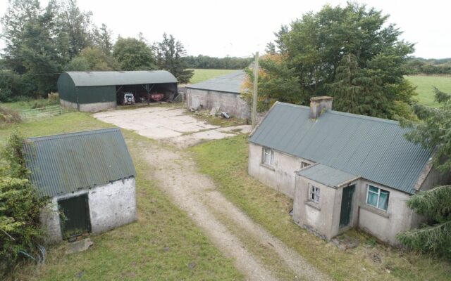 ’57ac farm with farmyard in Wexford’. Irish Farmers Journal. 26/10/22.