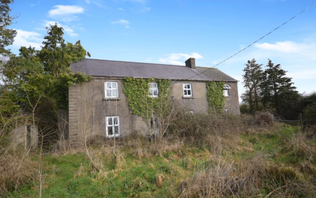 ’46-acre Wexford property with old farmhouse and outbuildings going under the hammer’. Gorey Guardian. 19/04/23.