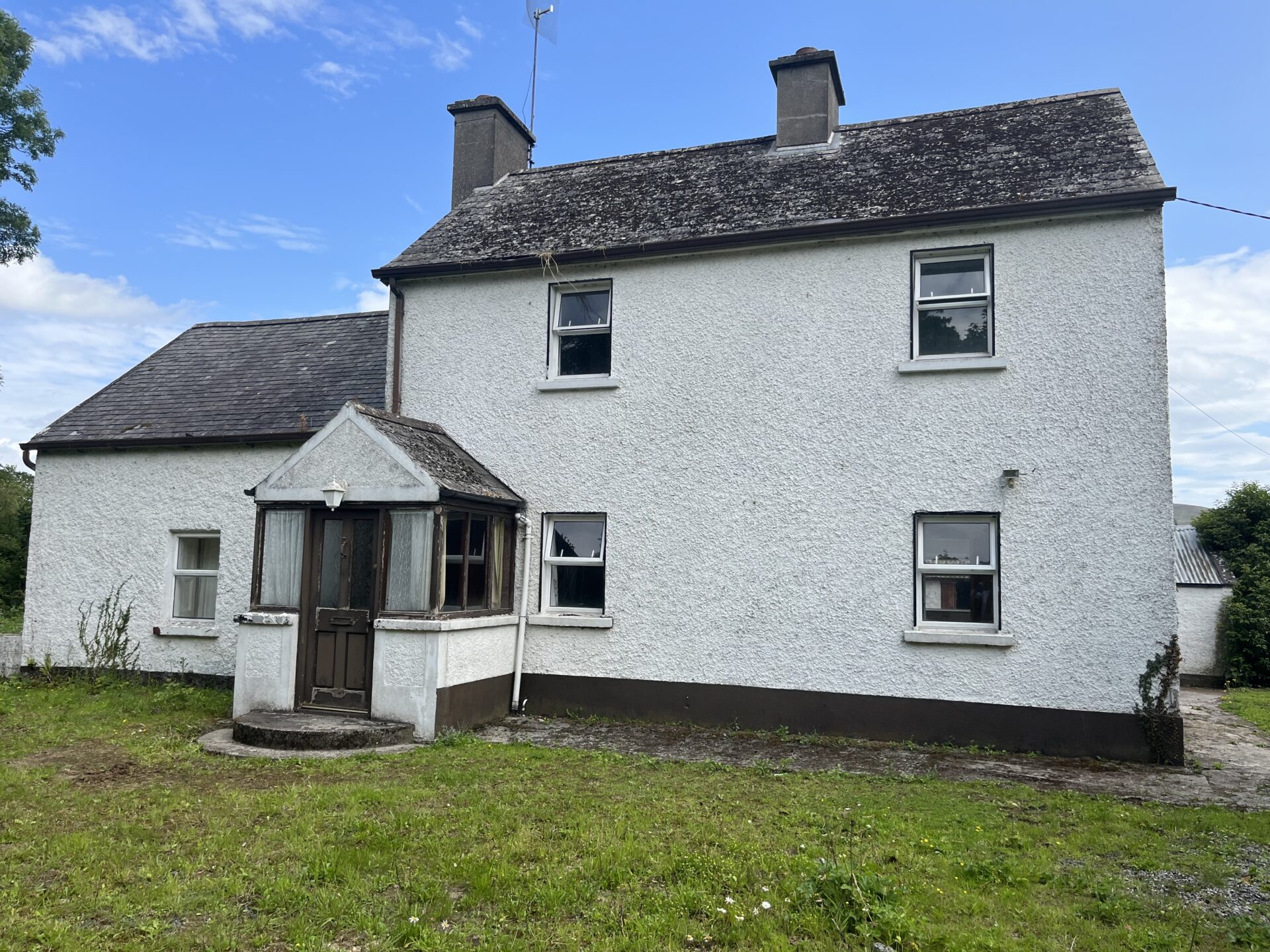 'Carlow Farm and 22Aacres of Land To Go Under The Hammer'. Carlow Nationalist. 18/08/23
